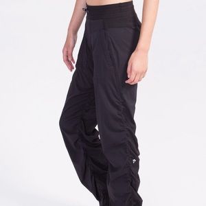 Ivivva by lululemon girls live to dance studio